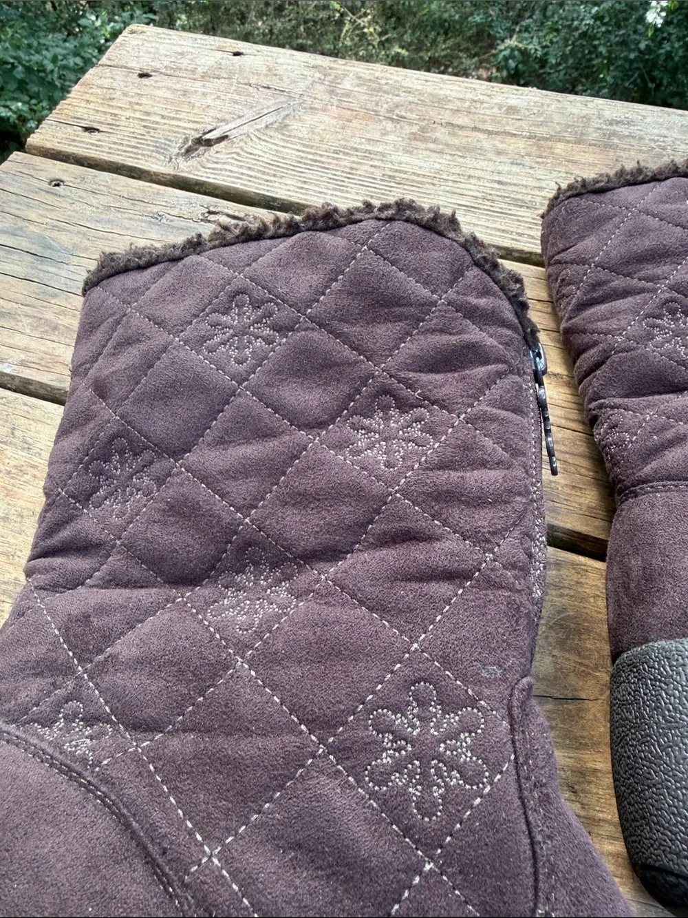 VINTAGE Y2K NO BOUNDRIES BOOTS